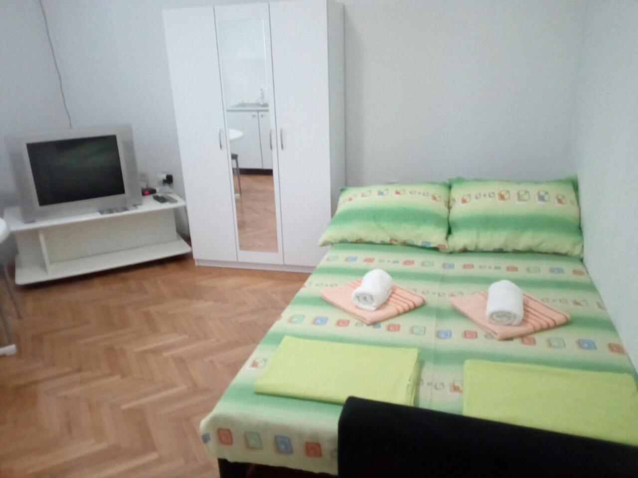 Hostel Corner 021 Novi Sad Bagian luar foto