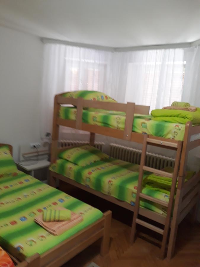 Hostel Corner 021 Novi Sad Bagian luar foto