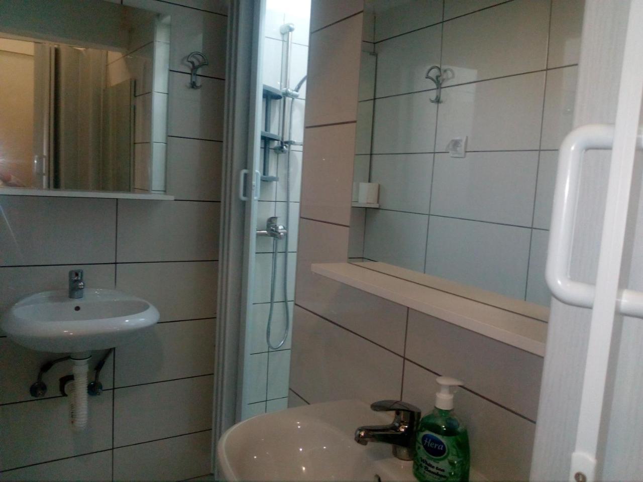 Hostel Corner 021 Novi Sad Bagian luar foto